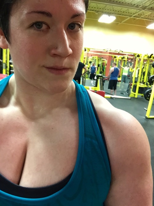 erinlifts - Some gym selfies. It appears that my pumpkins are...
