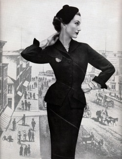 vampdreaminginhollywood:  50s skirt suit