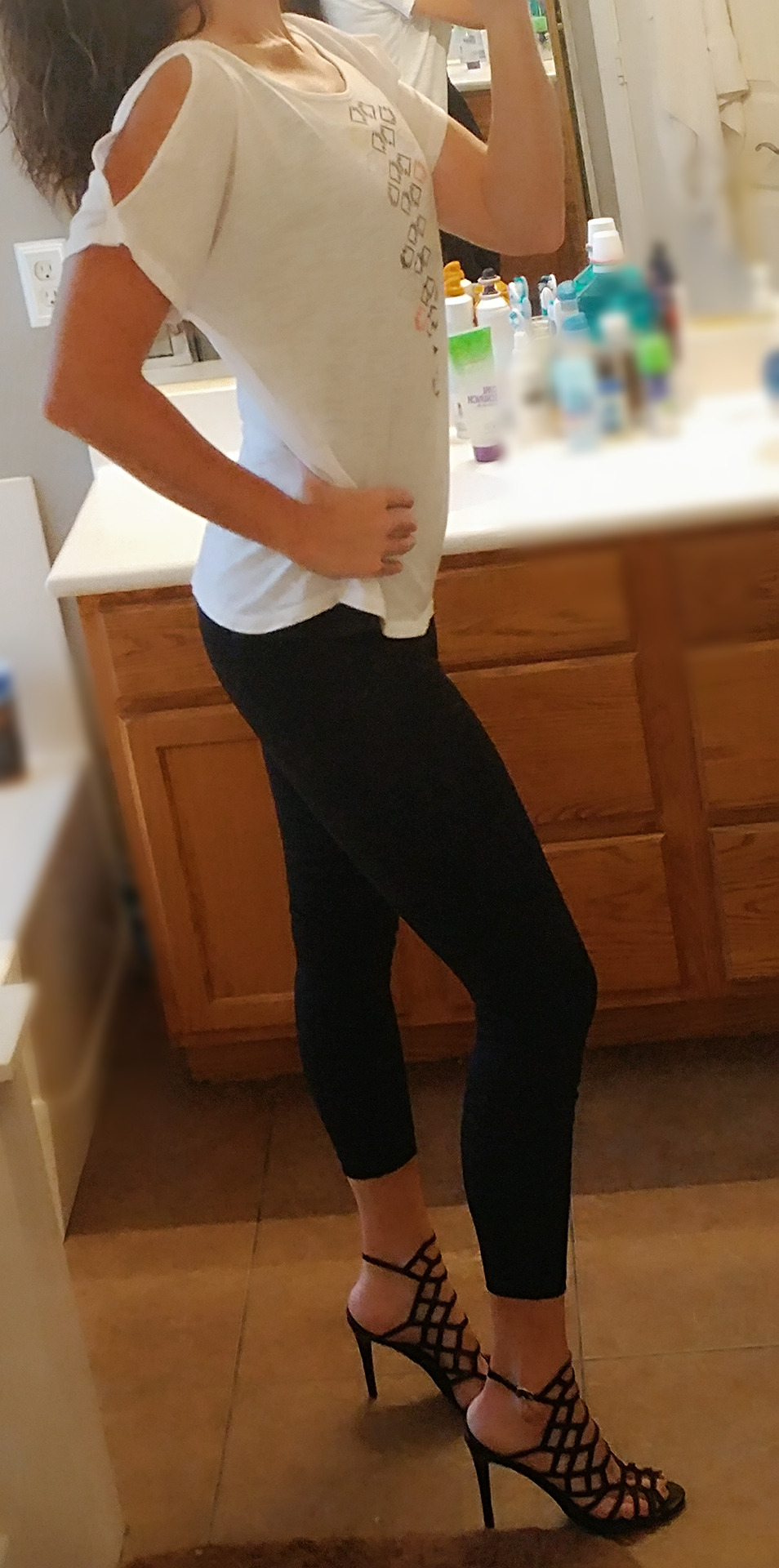 daddysmarriedgirl6:  Just a legging and heels kind of day👠💋