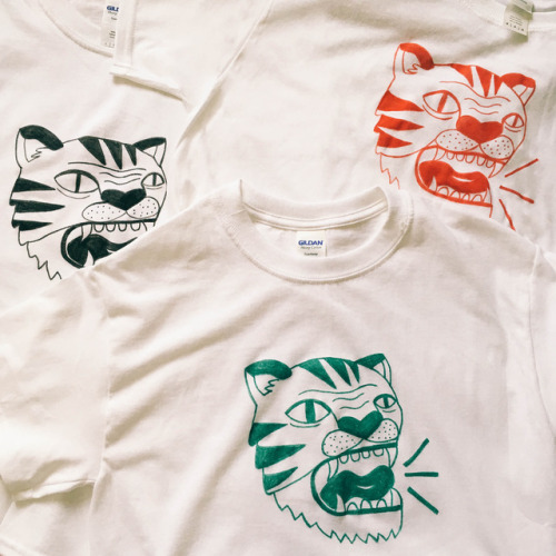 hand drawn tiger tees/totes are now on my etsy :—) https://www.etsy.com/uk/shop/tesssmithrober