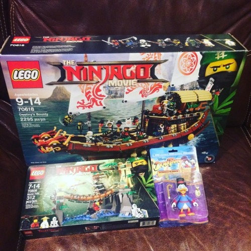 I went to target just to get deodorant…..ended up buyin a ship. Haha #legos #targetdeals #dis