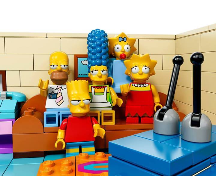 geek-art:  Geek-Art.net Run, you fouls Lego Simpsons are coming !!! More pics here 