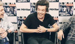 eroticaremix1:  @Harry_Styles: Eating toast in the shower is the ultimate multitask.