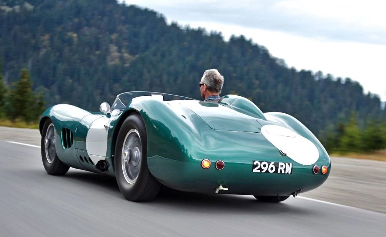 vintageclassiccars: The 1959 Aston Martin’s  DBR1, Le Mans 24 Hours winner.