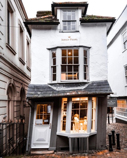 Windsor crooked house, Berkshire, UK | dr_difilippo 