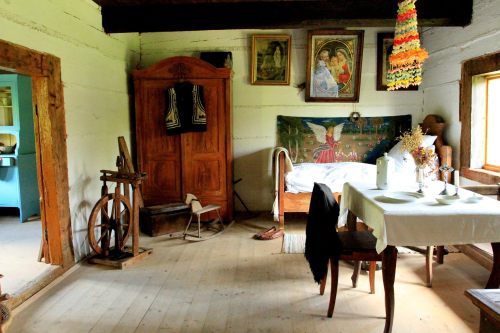 lamus-dworski:Ethnographic Park of the Żywiec Region, Ślemień, Poland.Photos © Miśki Adven