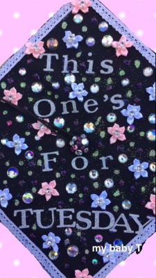 daddys-dolly:  I graduated yesterday! My cap is dedicated to my daughter :’)