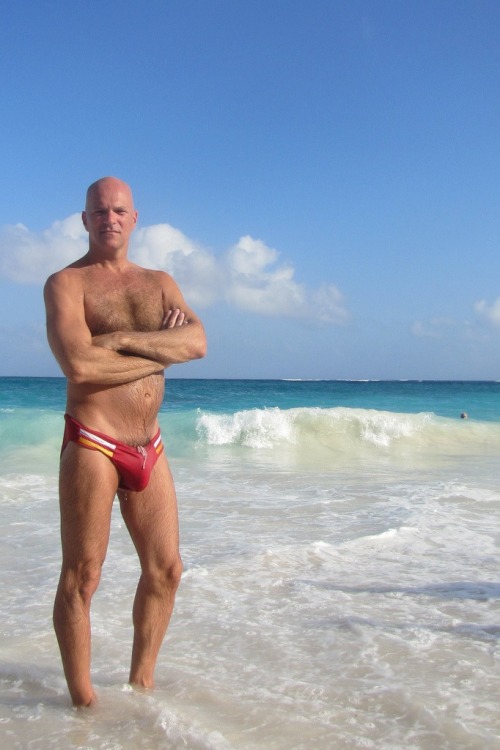 male physique: thighs in speedos