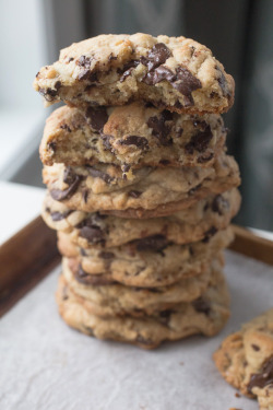 verticalfood:  Giant Dark Chocolate Chunk Cookies