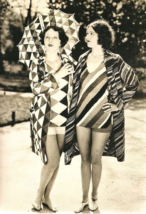 vampsandflappers: 1920s beachwear by Ukrainian-born French artist and fashion designer Sonia Delauna