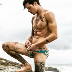 mansexfashion:  Brazilians Do It Better…  #ManSexFashion #Photography #JeffSegenreich #MaleModel #DiegoFragoso #BodyOfSummer #ThoseAbs #Swimwear #Tattoed #Summer #Tattoos #MuscleMan #Homoerotic #AmazingJob #GymInspiration  (em www.mansexfashion.tumblr.com