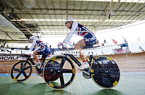womenscycling: “After the effort, Dani King and Laura Trott (left) cool down on the apron.“ -