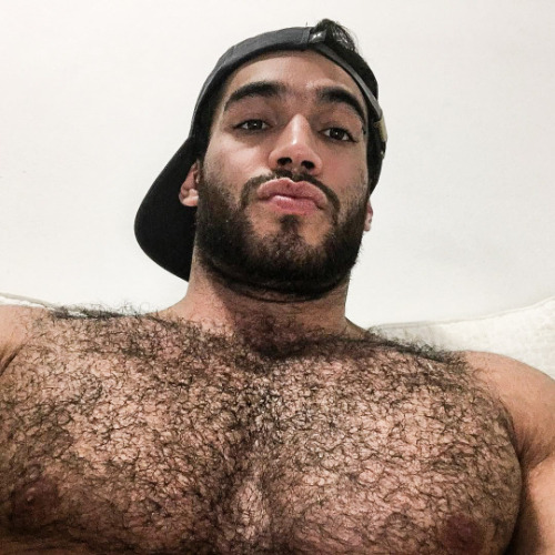 XXX Handsome and with awesome hairy pecs - WOOF photo