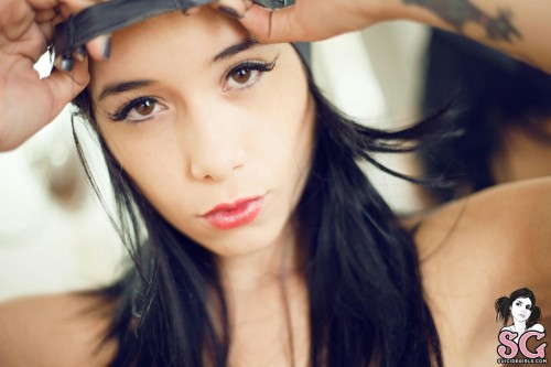 imnotguided:  Hinata: Leyla
