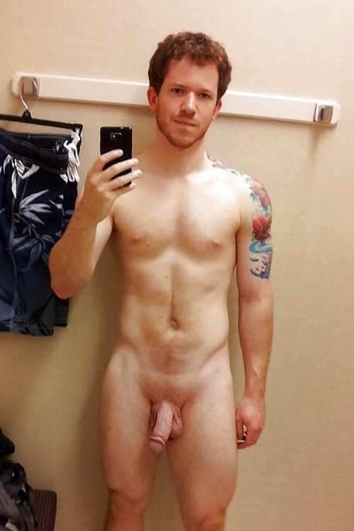 thenakedjays: I LOVE NAKED SELFIES.  ORDINARY MEN SHOWING WHAT THEY HAVE. NO FAKE POSING.