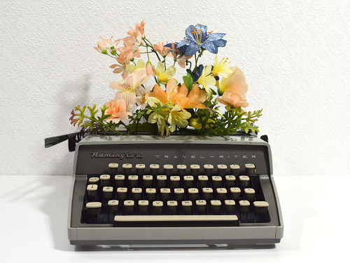 littlealienproducts:Upcycled Typewriter Planter by Recreative85[x]