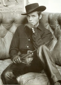 antipahtico:  Dirk Bogarde 