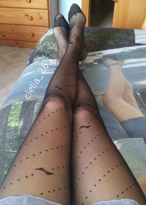 nylonlicked: wowwwwww i want this legs and feet with this pantyhose, licking her legs and sniff her 