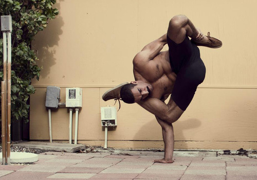 oofahpapa:  Rauf Yasit  aka Rubberlegs ♂♂ http://oofahpapa.tumblr.com/archive