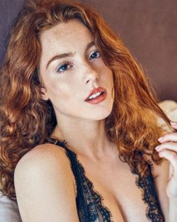 heavenlyredheads:  Beautiful ginger Sophie O'Neil