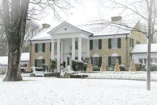 CHRISTMAS AT GRACELAND