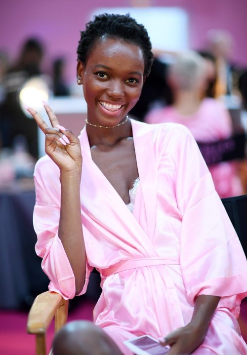 bellygangstaboo:  First Year Three Black Models Wore Their Natural Hair: Jourdana Phillips, Maria Borges, Herieth Paul. #VSFashionShow  