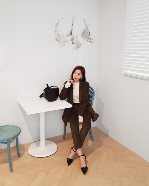 Lee Chae Eun - October 25, 2017 1st Set