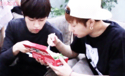 previously-kimvampgyu-deactivat:  kim bros being really lame and it hurts my inner shipper soul. 