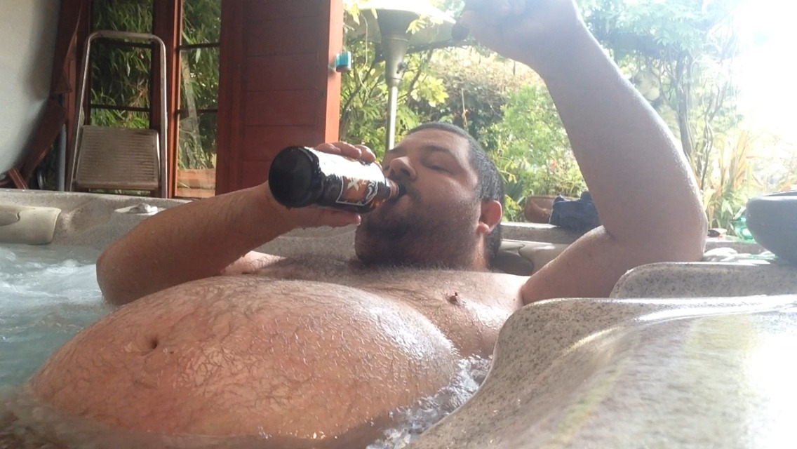 tankertubbs:  gonna need the sun to tone it the fuck down abit…the hottub is just