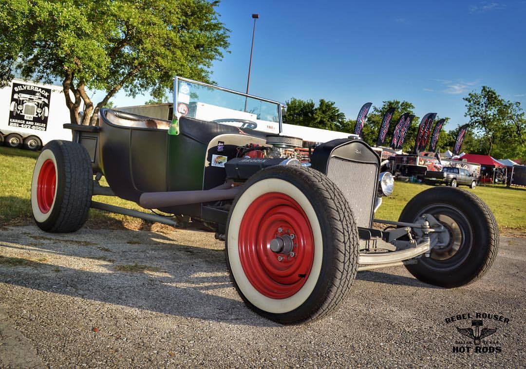 rebelrouserhotrods:  ‘23 Ford T-Bucket  … … #rebelrouserhotrods #blacktoprebel