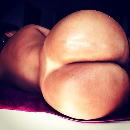 thickgirlover:  thikgrlfan:  Damn! Paradise  1,5,7 are the winners !