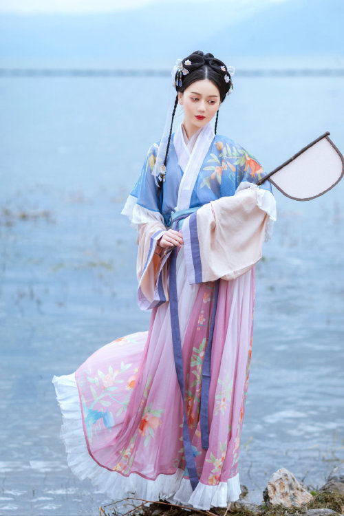 hanfugallery:chinese hanfu by 花朝记