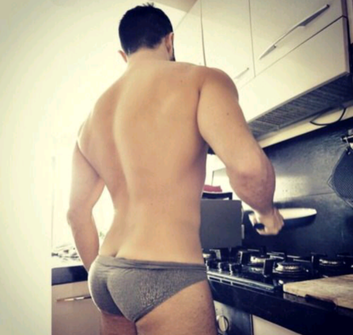 Porn photo paulrightythen:  above8inch:  me making breakfast,