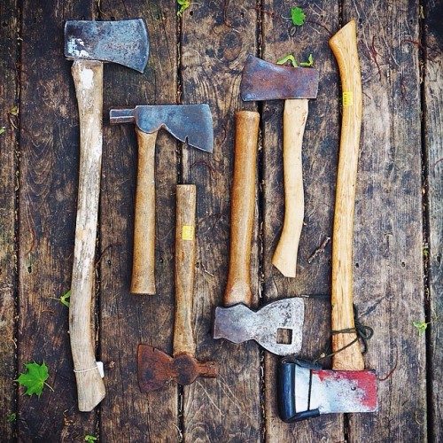 victoraxe:  Today’s pickup from up north. Mostly unmarked pieces but a nice Bell Systems hatchet and some boys axes which seem to be hard to come by at times.