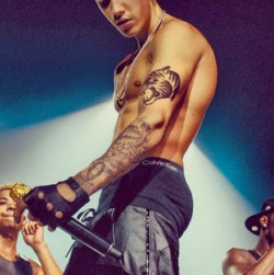 lamarworld:  (PART 1 of 2) Singer Justin Bieber ass.