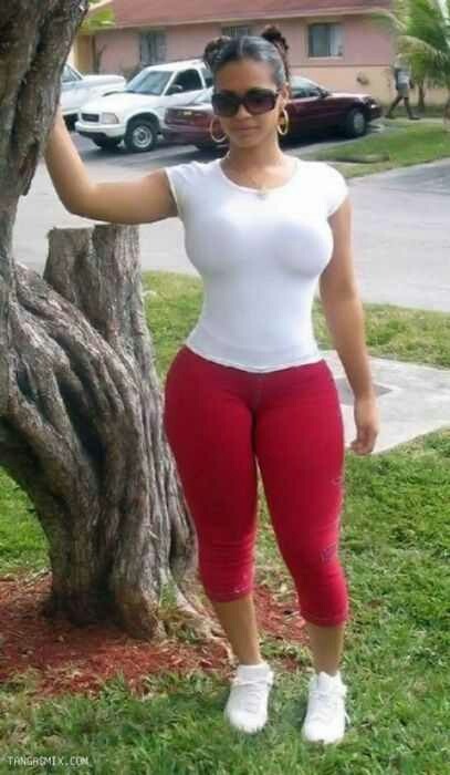 thycklikechocolate:  Body by Mother Nature…….