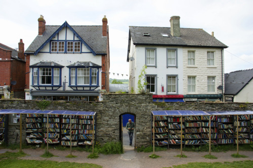 starry-eyed-wolfchild:  A town known as the “town of books”, Hay-on-Wye is located on the Welsh / English border in the United Kingdom and is a bibliophile’s sanctuary.