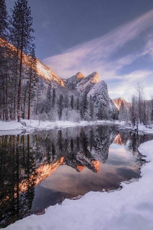 oneshotolive:  Snow Dust and Yosemite Valley,