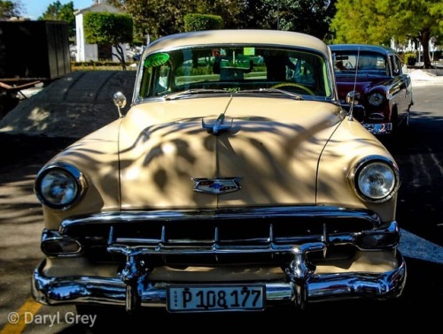 Oye taxi!!#cuba #rcl #royalcaribbean #classiccars #heytaxi...