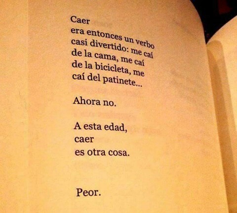 somospandaspordentroyporfuera:  Es horrible caer a estas alturas… -Una chica invisible. 