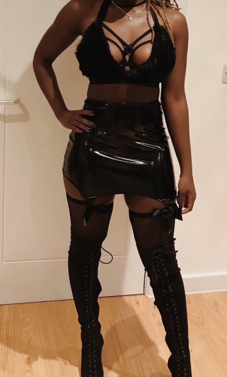 truthinthebooty: That girl they warned you about…  #Torture Garden 