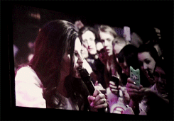 delreigns:  Lana receiving a present from a fan 