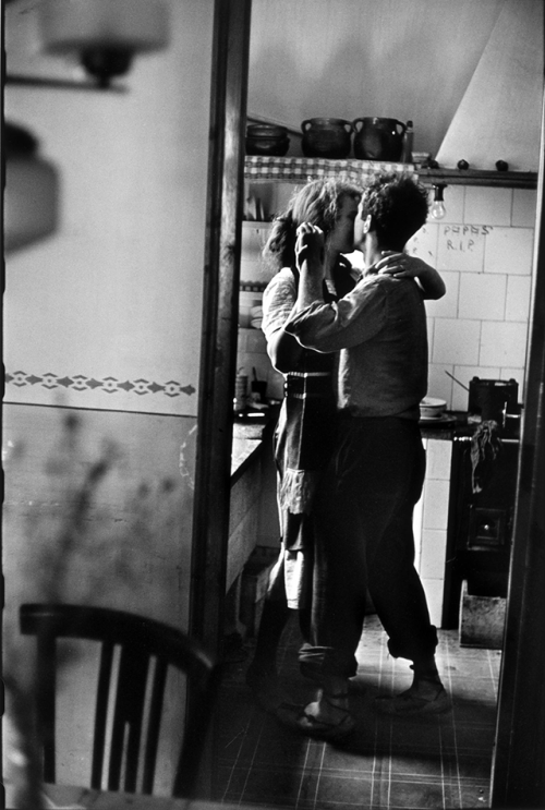 bobgalloway55:Dance with me… Absolutely love this. 😍 The way life should be every day.