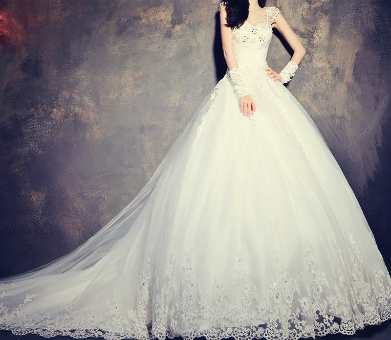 tbdressfashion:
“wedding dress
”