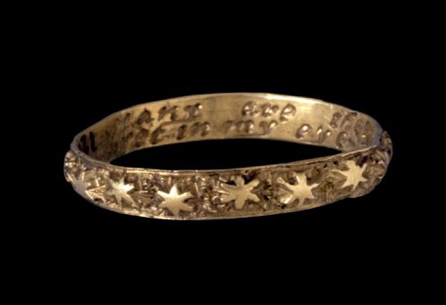 Posy ring with stars in reliefInscribed on the inside “Many are thee starrs I seeyet in my eye no st