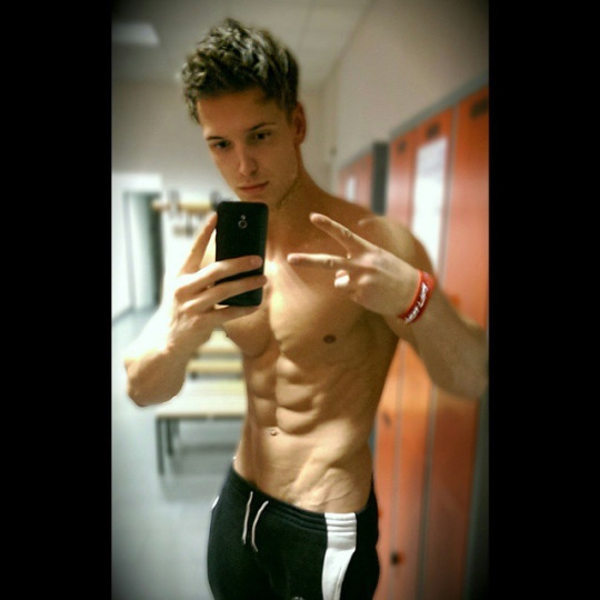 musculardude:  pretty 