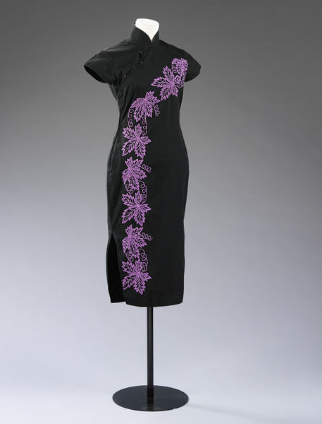 Qipao/Cheongsam1950sHong Kong, ChinaV&A MuseumMachine embroidered silk