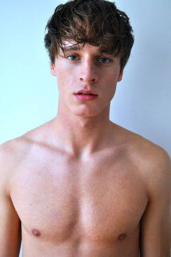 strangeforeignbeauty:  Nac Visocnik | New