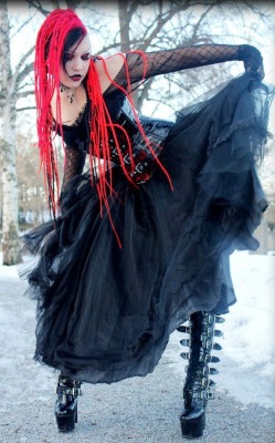 cybergoth-girls:  Cybergoth girl http://cybergoth-girls.tumblr.com/