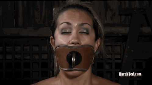 brutalfulfillment:  hitmeharrder:  Feeling very unlucky that I could not do this without dying! I have surmised that the flap of skin connecting my nasal passage to my throat is forced closed while any obstruction is forced down my throat. I have tried
